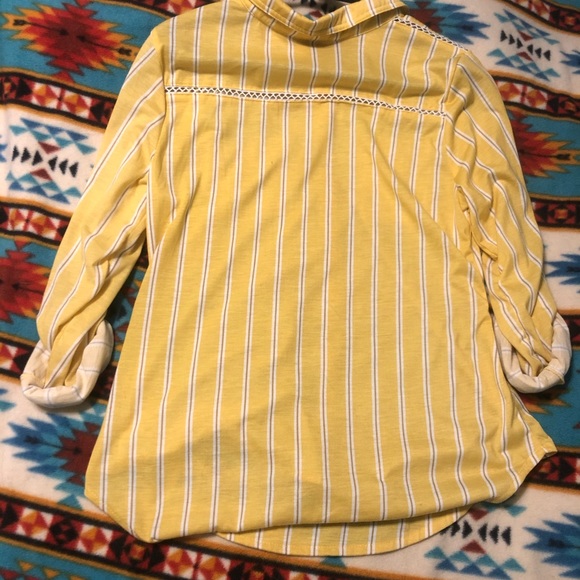 Button down - Picture 2 of 2